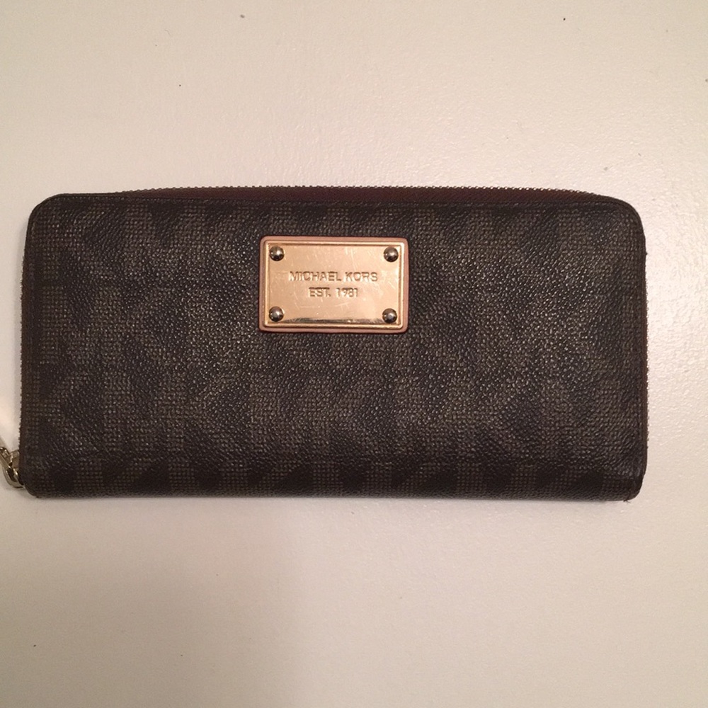 Michael Kors signature wallet brown